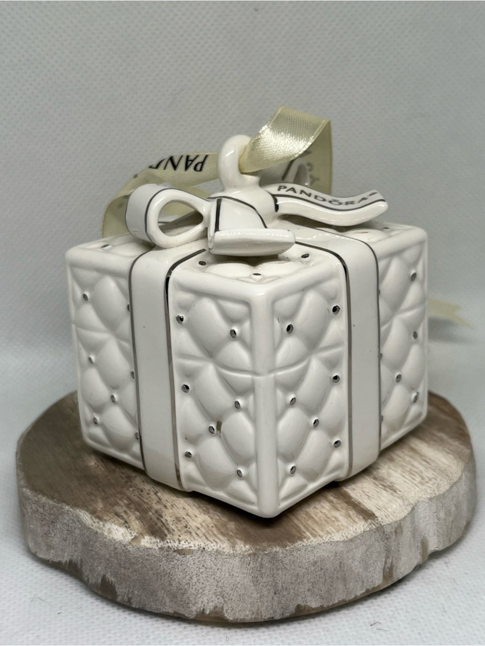Pandora White Ceramic Gift Bow Accent